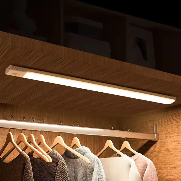 Сенсорный светильник LED с датчиком движения MZ-L3201 (37*22,5*200mm) — Белый — фото 4
