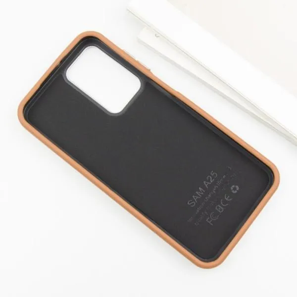 Шкіряний чохол Leather Case Metal Buttons для Samsung Galaxy A35 — Коричневий — фото 2