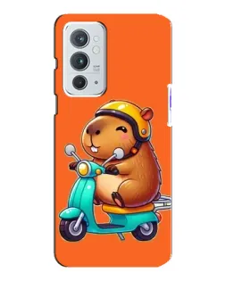 Чехол для OnePlus 9RT с картинкой «Капибара на скутере»