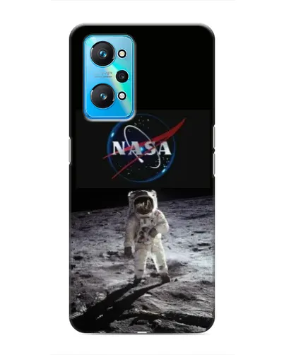 Чехол для Realme GT Neo 2 с картинкой «Астронавт на Луне»