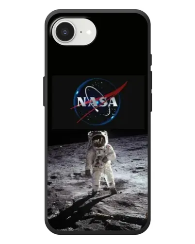 Чехол для iPhone 17e с картинкой «Астронавт на Луне»