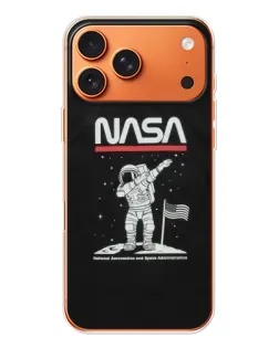 Чехол для Apple iPhone 18 Pro с картинкой «NASA — шагаем по Луне»