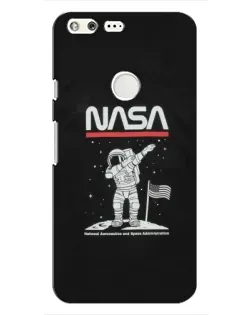 Чохол для Google Pixel з картинкою «NASA — крокуємо по Місяцю»