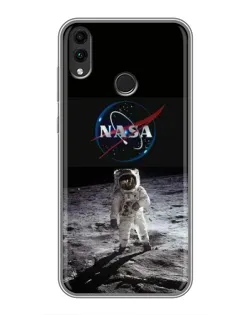 Чехол для Huawei Honor 8C с картинкой «Астронавт на Луне»