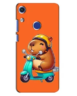 Чехол для Huawei Honor 8A с картинкой «Капибара на скутере»