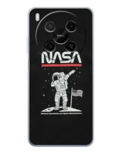 Чохол для Huawei Mate 80 Pro Max з картинкою «NASA — крокуємо по Місяцю»
