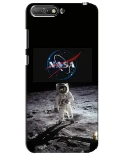 Чехол для Huawei Y6 2018 с картинкой «Астронавт на Луне»