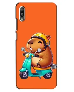 Чехол для Huawei Y6 2019 с картинкой «Капибара на скутере»