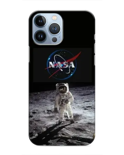 Чехол для iPhone 13 Pro с картинкой «Астронавт на Луне» Чехол для iPhone 13 Pro с картинкой «Астронавт на Луне»