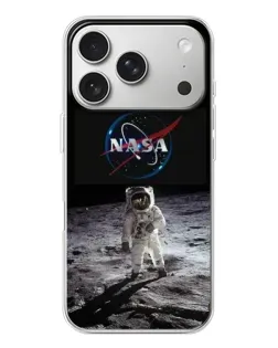 Чехол для iPhone 17 Pro с картинкой «Астронавт на Луне»