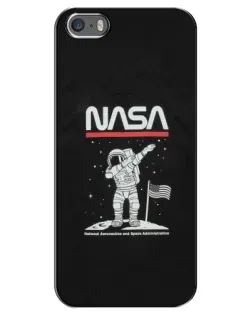 Чехол для iPhone 5 / 5s / SE с картинкой «NASA — шагаем по Луне»