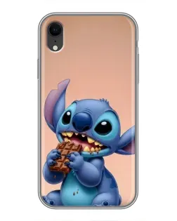Чехол для iPhone Xr с картинкой «Стич ест шоколад»