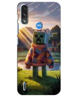 Чехол для Motorola E7 Power с картинкой «Крипер в свитере»