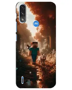 Чехол для Motorola E7 Power с картинкой «Стив в лесу»