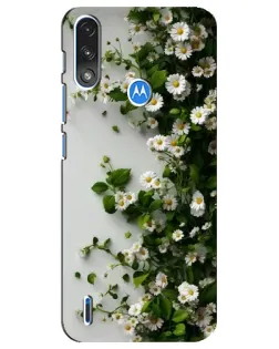 Чехол для Motorola E7 Power с картинкой «Ветка мелких белых цветов»