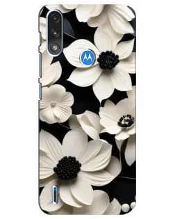 Чехол для Motorola E7 Power с картинкой «Объемные белые цветы»