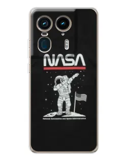 Чехол для Motorola Edge 50 Ultra с картинкой «NASA — шагаем по Луне»