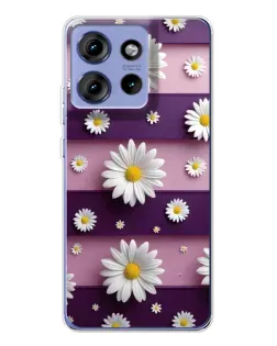 Чехол для Motorola Edge 50 с картинкой «Ромашки на фиолетовом»