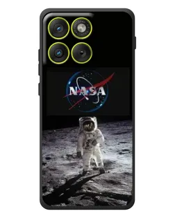 Чехол для Motorola Edge 70 с картинкой «Астронавт на Луне»