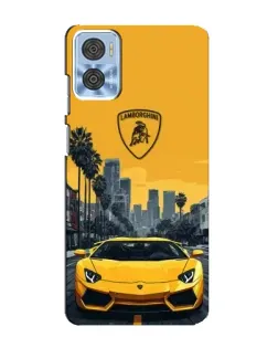 Чехол для Motorola MOTO E22 с картинкой «Желтый Lamborghini город»