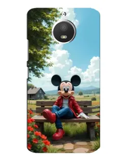Чехол для Motorola MOTO E4 с картинкой «Микки на скамейке»