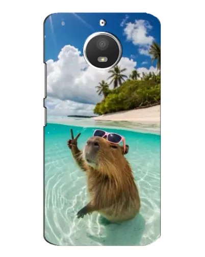 Чехол для Motorola MOTO E4 с картинкой «Капибара на море»