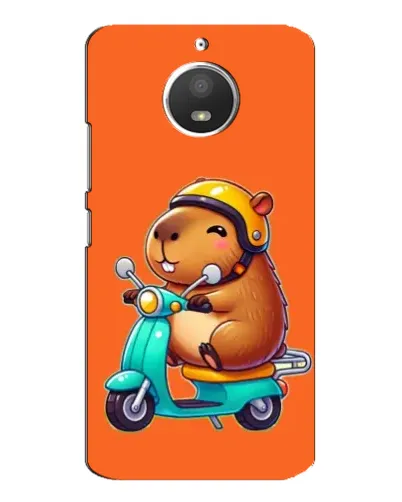 Чехол для Motorola MOTO E4 с картинкой «Капибара на скутере»