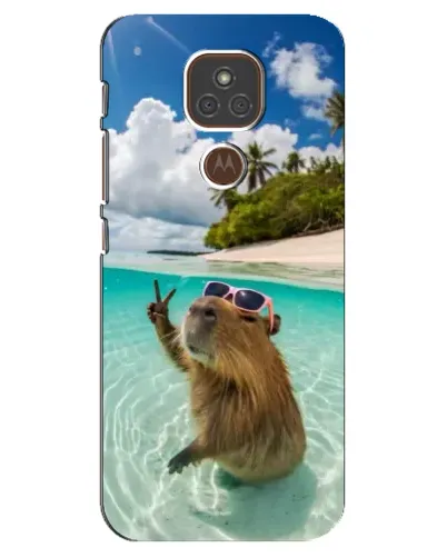 Чехол для Motorola MOTO E7 Plus с картинкой «Капибара на море»