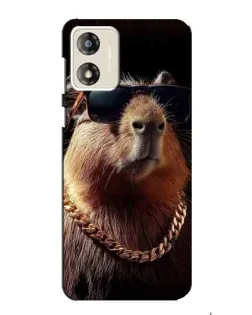 Чехол для Motorola MOTO G13 с картинкой «Капибара золотая цепь»