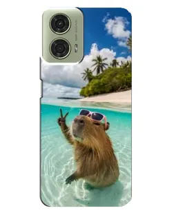 Чехол для Motorola MOTO G24 с картинкой «Капибара на море»