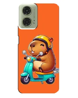 Чехол для Motorola MOTO G24 с картинкой «Капибара на скутере»