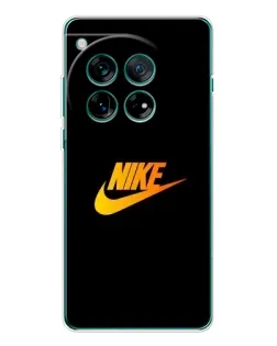 Чехол для Motorola Moto G37 с картинкой «Золотой логотип Nike»