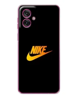 Чехол для Motorola Moto G55 с картинкой «Золотой логотип Nike»