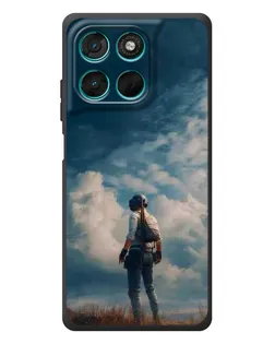 Чехол для Motorola Moto G77 с картинкой «Герой PUBG на скале»