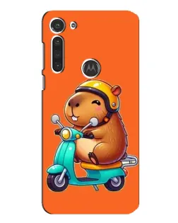 Чохол для Motorola MOTO G8 з картинкою «Капібара на скутері»