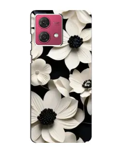 Чехол для Motorola MOTO G84 с картинкой «Объемные белые цветы»