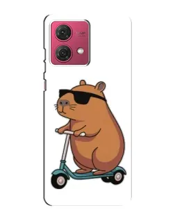 Чехол для Motorola MOTO G84 с картинкой «Капибара на самокате»