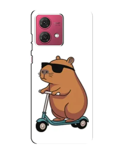Чехол для Motorola MOTO G84 с картинкой «Капибара на самокате»