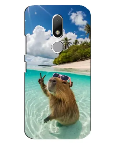 Чехол для Motorola Moto M с картинкой «Капибара на море»