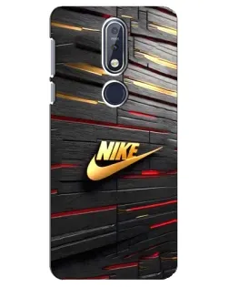 Чехол для Nokia 7.1 (2018) с картинкой «Золотой Nike на металле»