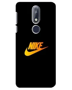 Чехол для Nokia 7.1 (2018) с картинкой «Золотой логотип Nike»