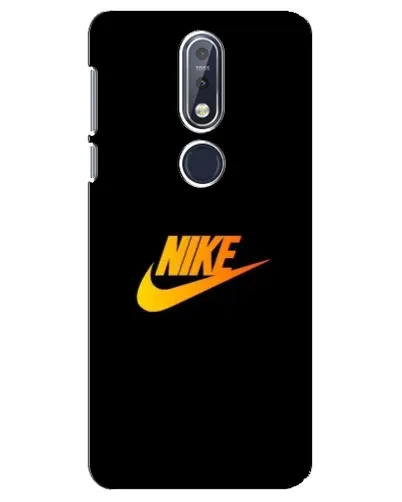 Чехол для Nokia 7.1 (2018) с картинкой «Золотой логотип Nike»