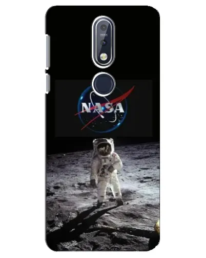Чехол для Nokia 7.1 (2018) с картинкой «Астронавт на Луне»