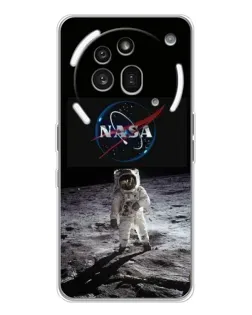 Чехол для Nothing Phone (3a) Pro с картинкой «Астронавт на Луне»