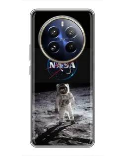 Чохол для Realme 12 Pro з картинкою «Астронавт на Місяці»