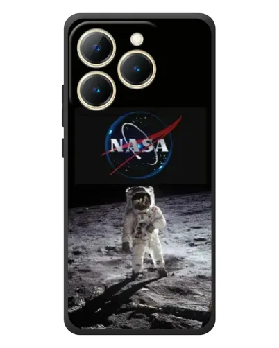 Чехол для Realme 15T с картинкой «Астронавт на Луне»
