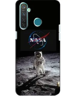 Чехол для Realme 5 Pro с картинкой «Астронавт на Луне»