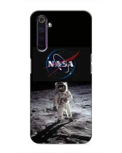Чехол для Realme 6 Pro с картинкой «Астронавт на Луне»