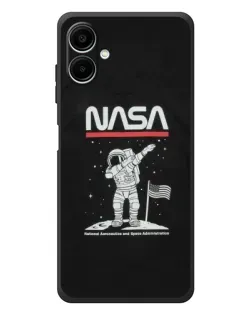 Чехол для Samsung Galaxy A08 с картинкой «NASA — шагаем по Луне»