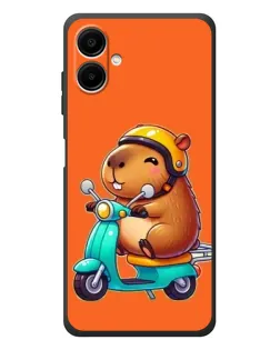 Чехол для Samsung Galaxy A08 с картинкой «Капибара на скутере» Чехол для Samsung Galaxy A08 с картинкой «Капибара на скутере»